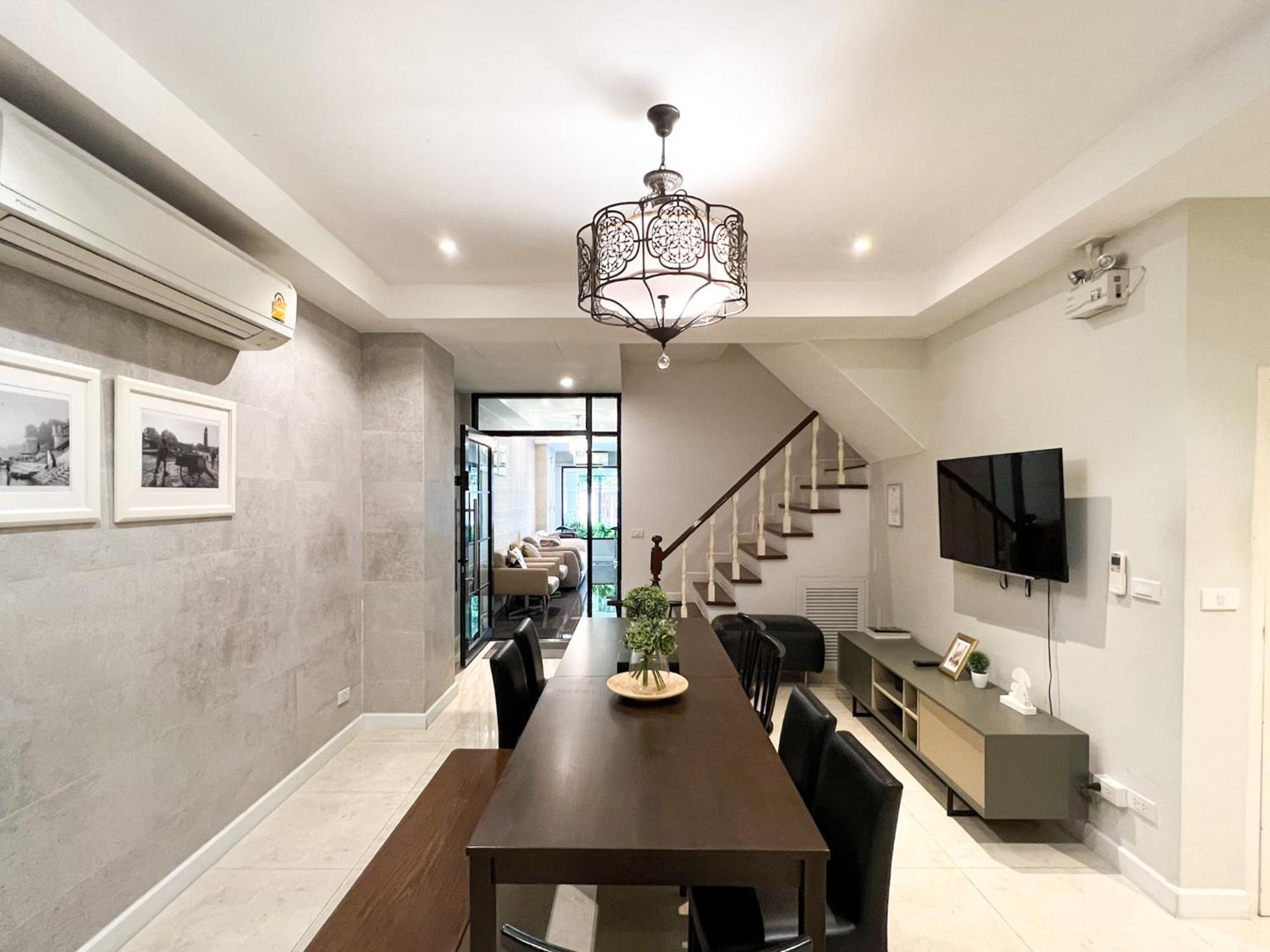 Neveu Premier Residence : Ratchada Bangkok Buitenkant foto