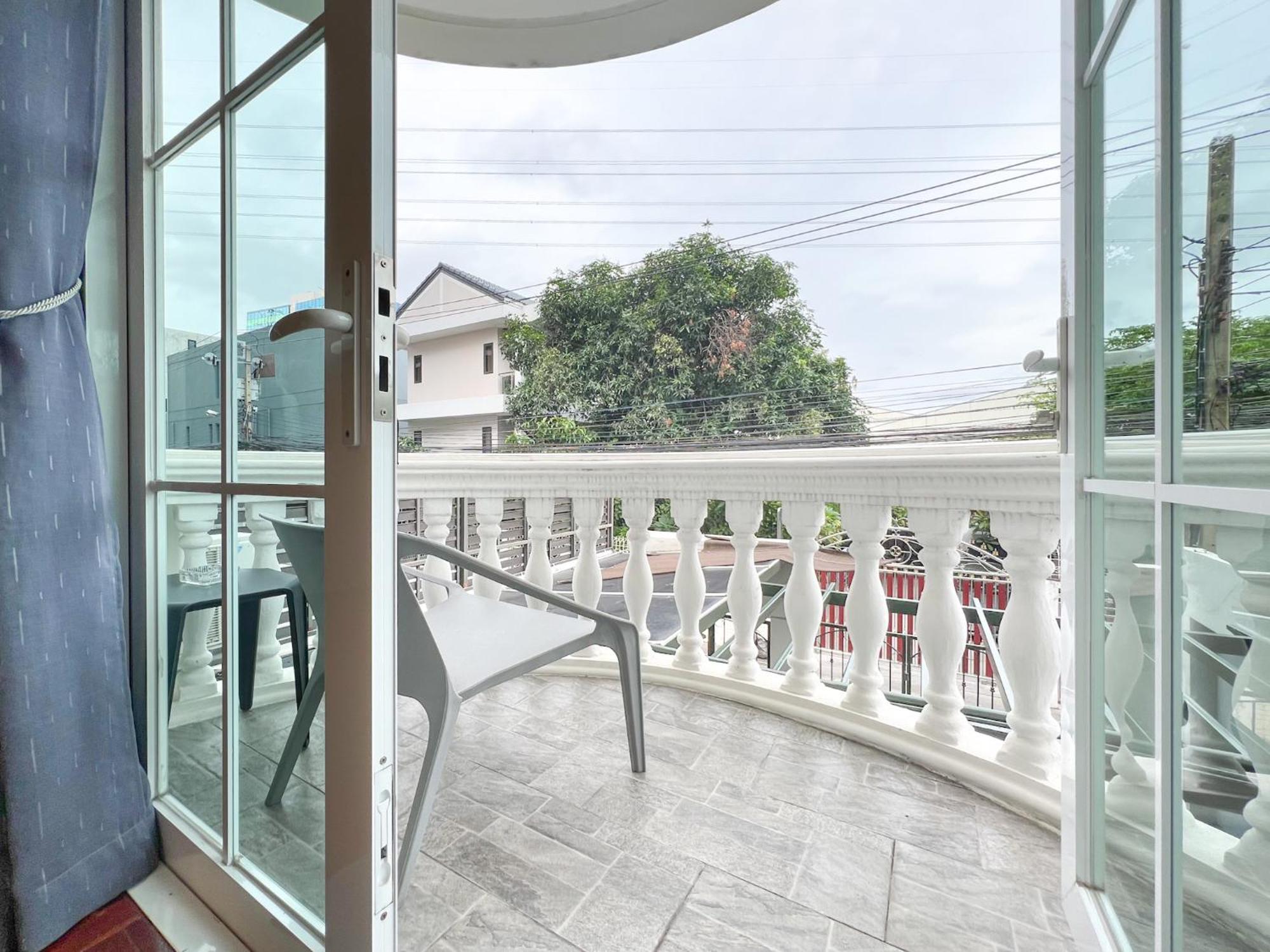 Neveu Premier Residence : Ratchada Bangkok Buitenkant foto