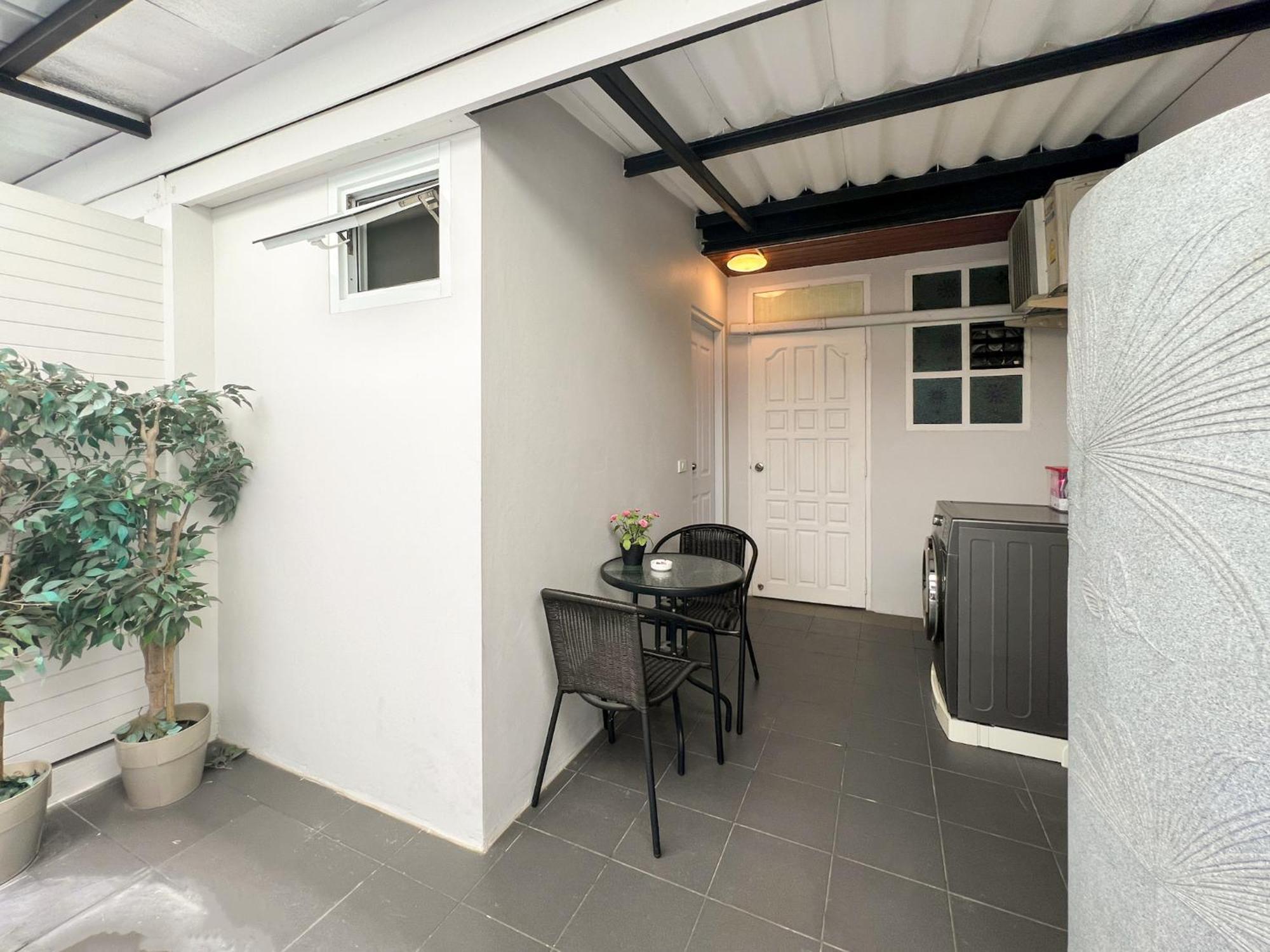Neveu Premier Residence : Ratchada Bangkok Buitenkant foto