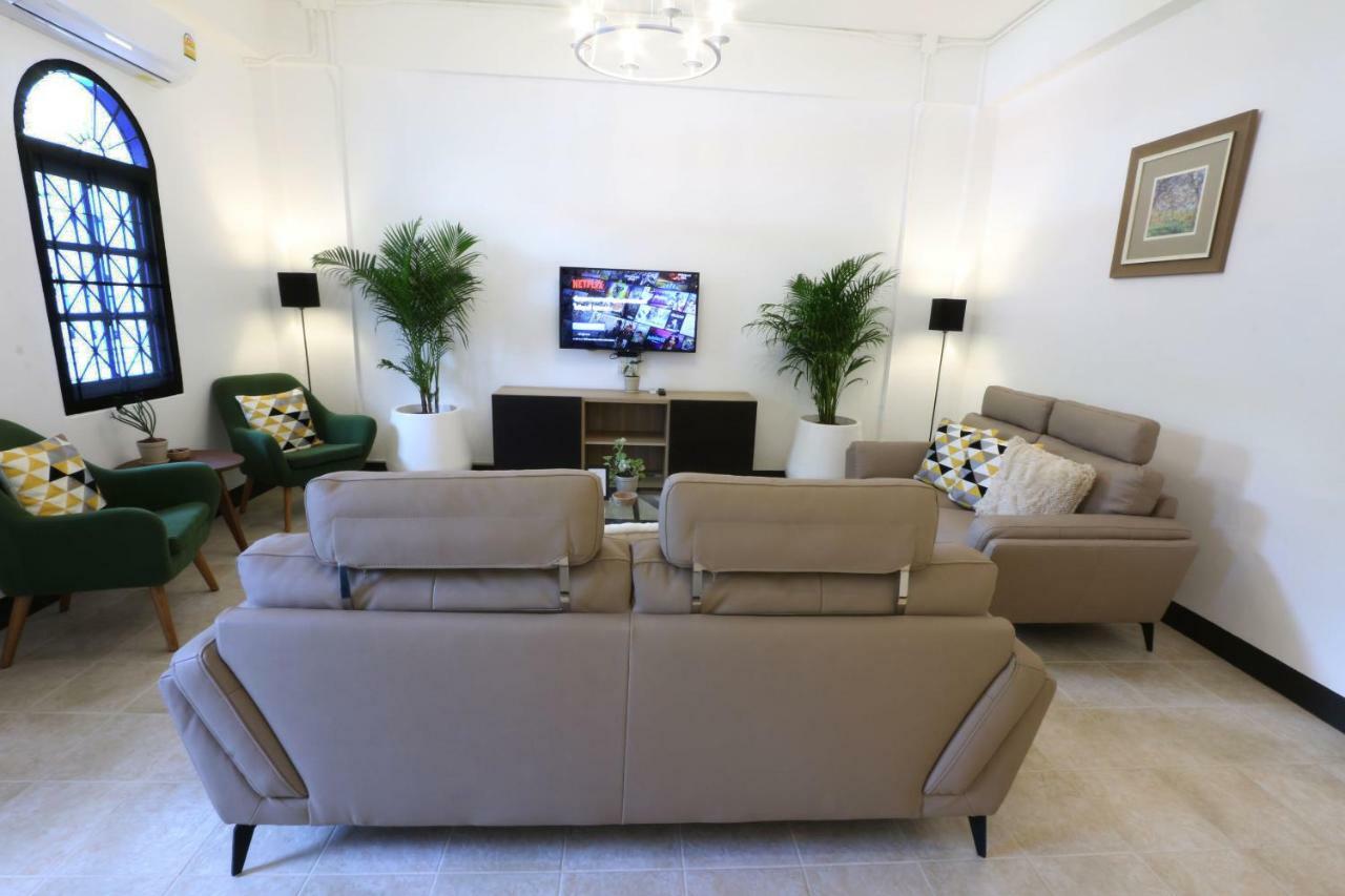 Neveu Premier Residence : Ratchada Bangkok Buitenkant foto