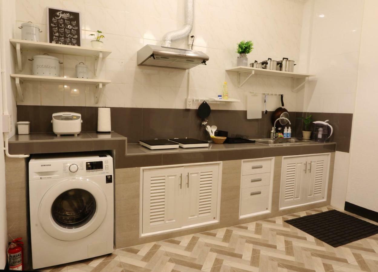 Neveu Premier Residence : Ratchada Bangkok Buitenkant foto
