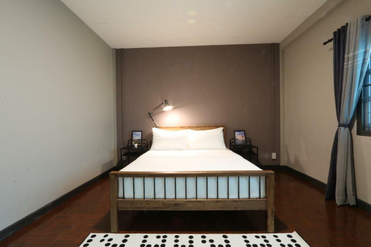 Neveu Premier Residence : Ratchada Bangkok Buitenkant foto
