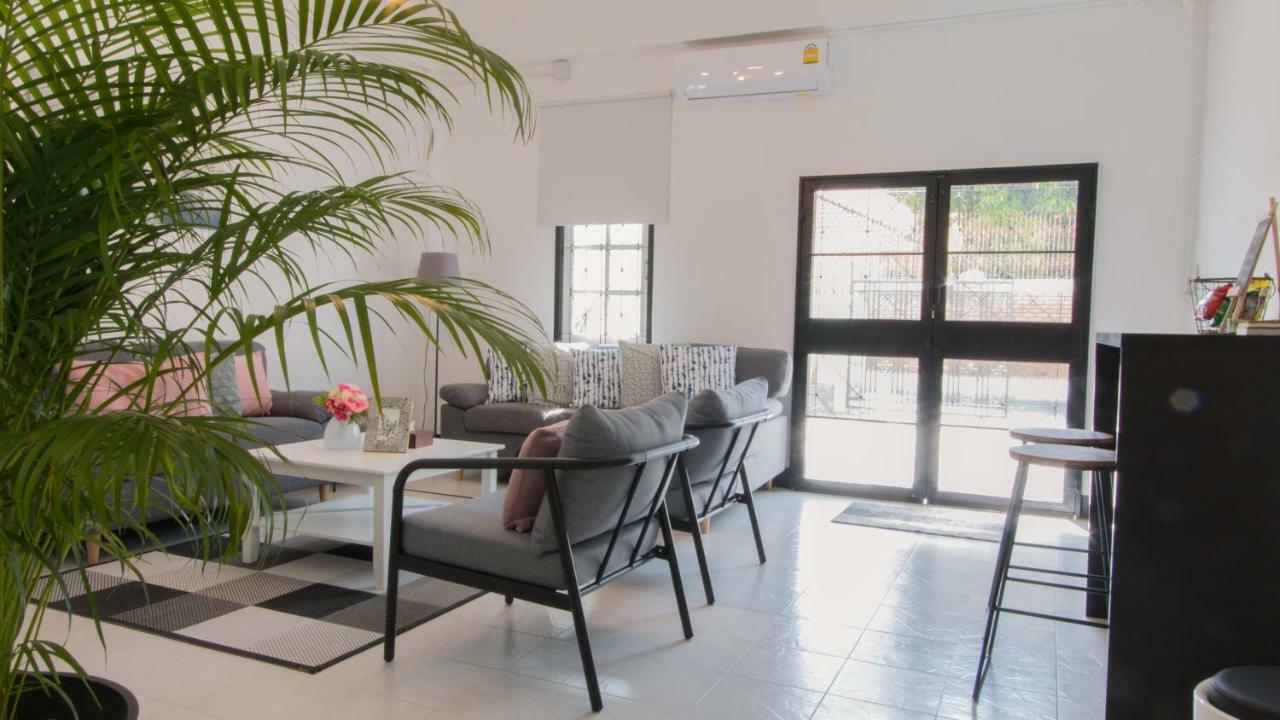 Neveu Premier Residence : Ratchada Bangkok Buitenkant foto