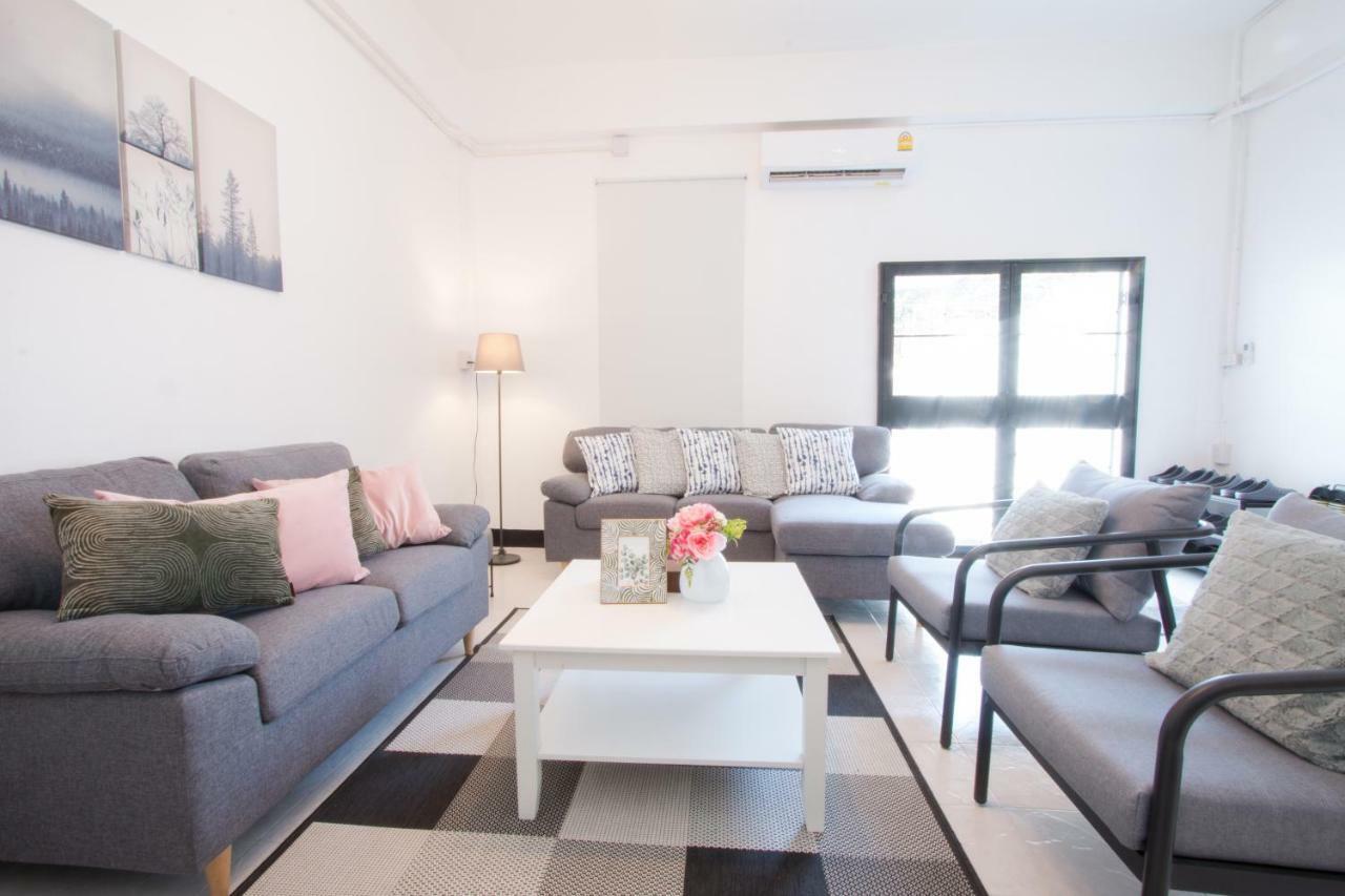 Neveu Premier Residence : Ratchada Bangkok Buitenkant foto